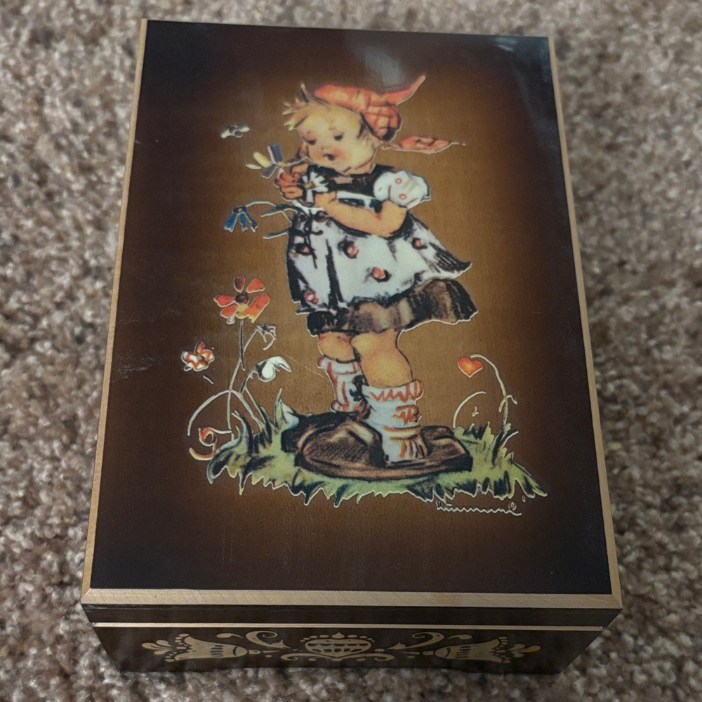 Hummel Music Box - Made in Italy - Love Story
